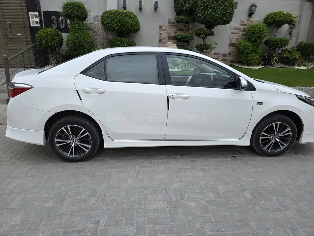 Toyota Corolla 2021 for Sale in Karachi Image-1