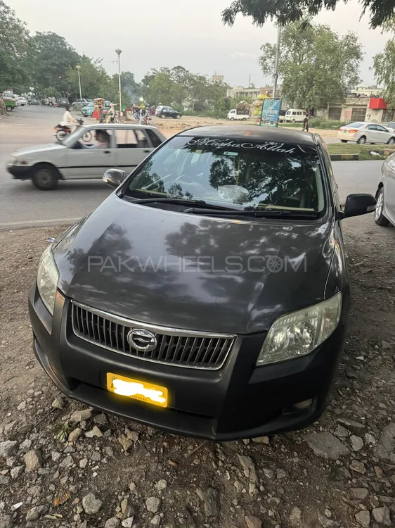 Toyota Corolla Axio 2012 for Sale in Islamabad Image-1