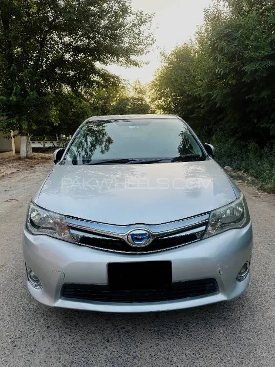 Toyota Corolla Axio 2013 for Sale in Peshawar Image-1