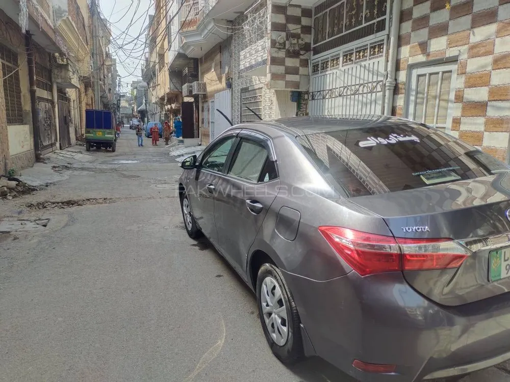 Toyota Corolla 2017 for Sale in Lahore Image-1