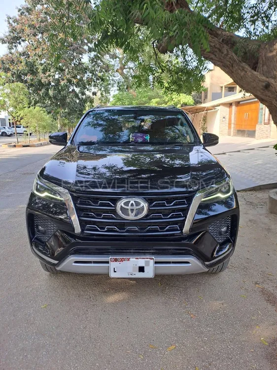 Toyota Fortuner 2021 for Sale in Karachi Image-1