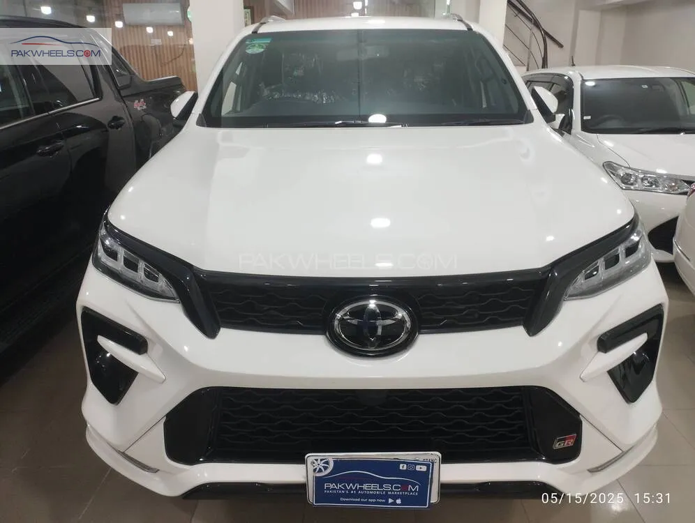 ٹویوٹا فورچیونر 2024 for Sale in پشاور Image-1