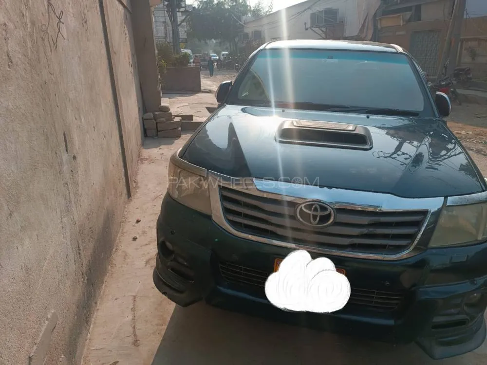 Toyota Hilux 2013 for Sale in Karachi Image-1