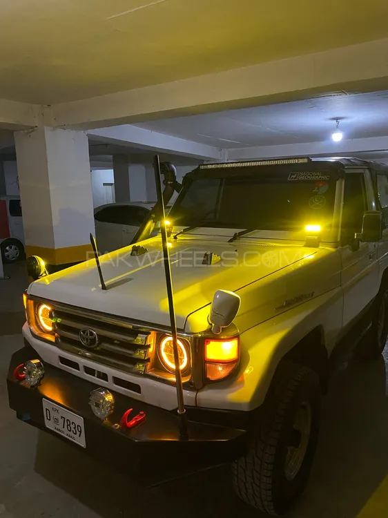 Toyota Land Cruiser 1987 for Sale in Islamabad Image-1