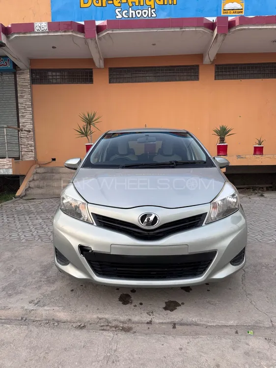 Toyota Vitz 2011 for Sale in Islamabad Image-1