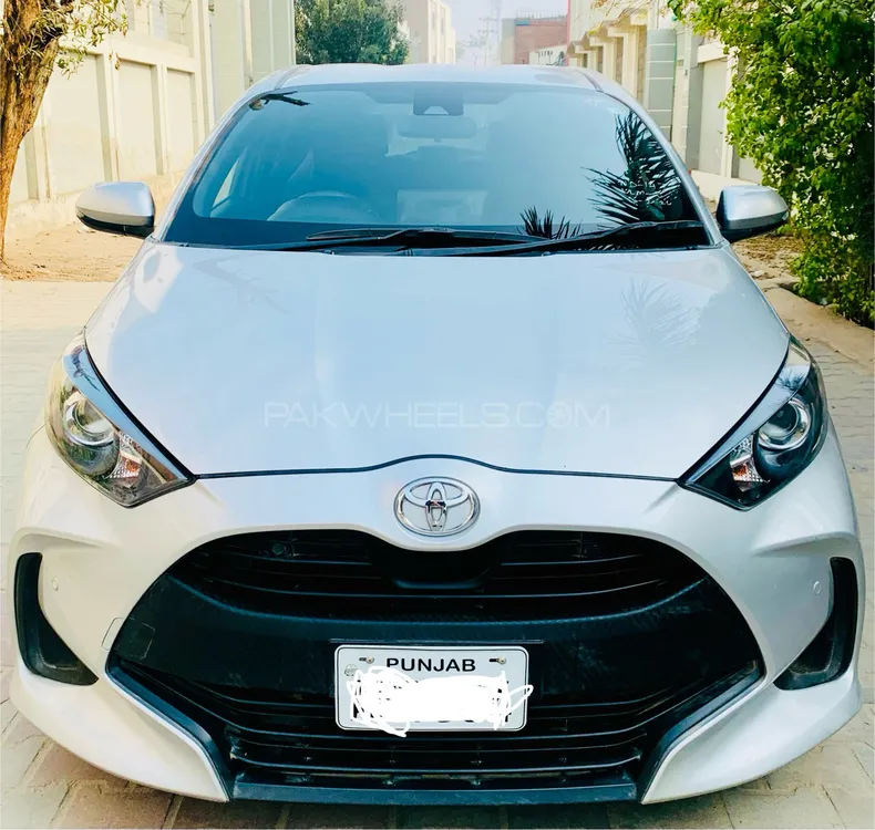 Toyota Yaris Hatchback 2020 for Sale in Burewala Image-1