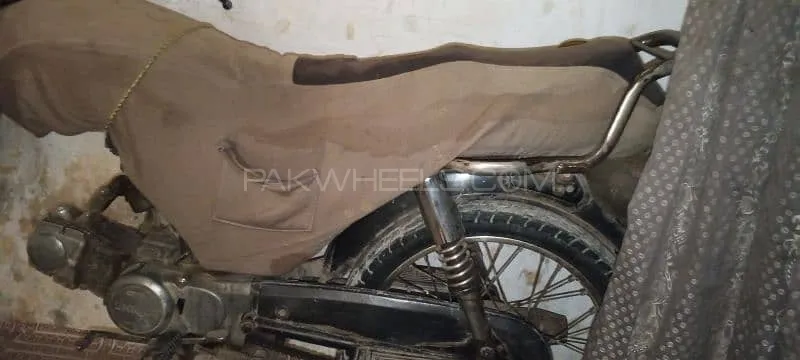 Unique Xtreme UD 70 2008 for Sale Image-1