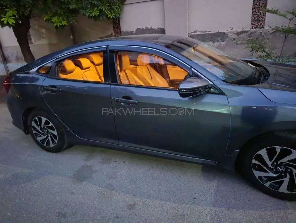 Honda Civic 2018 for Sale in Faisalabad Image-1