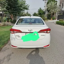 Toyota Yaris Sedan GLI CVT 1.3 2022 for Sale