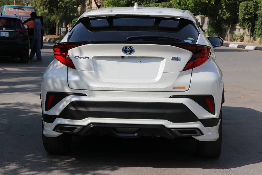 Toyota C-HR 2020 for Sale in Islamabad Toyota C-HR 2020 for Sale in Islamabad Image-9