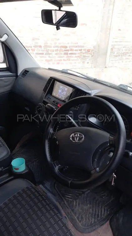 Toyota Hiace 2010 for Sale in Bannu Image-1