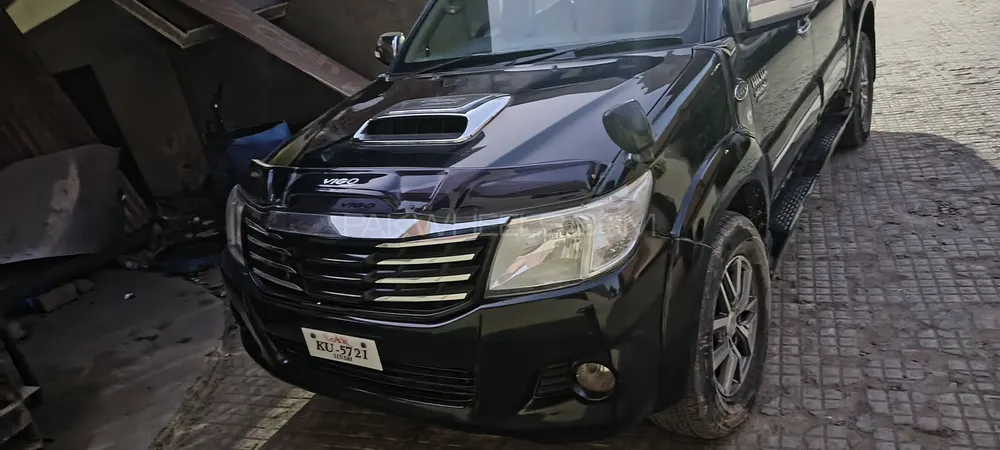Toyota Hilux 2013 for Sale in Khanpur Image-1