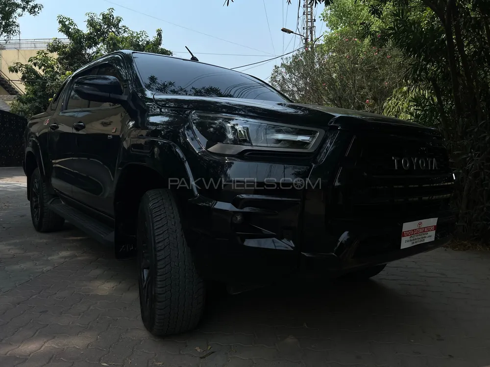 Toyota Hilux 2025 for Sale in Lahore Image-1