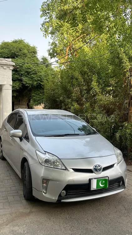 Toyota Prius 2013 for Sale in Multan Image-1