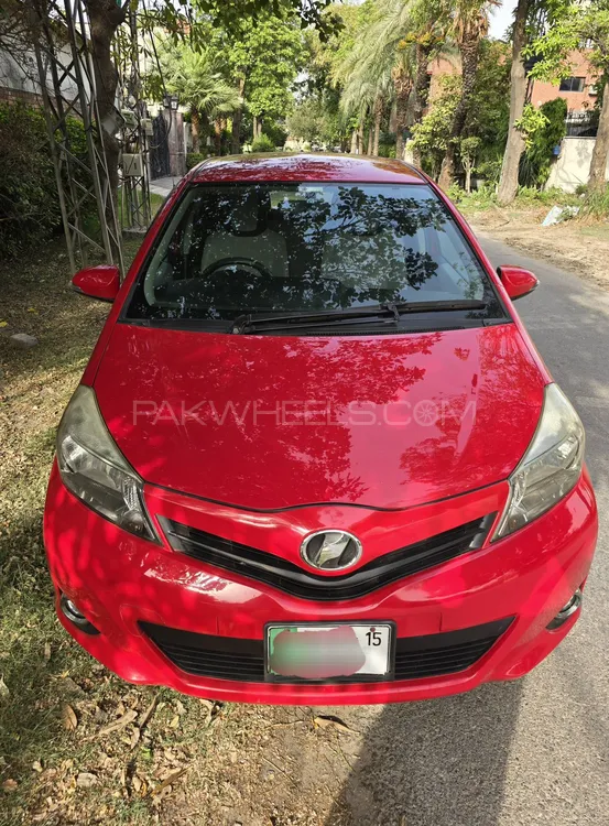 Toyota Vitz 2011 for Sale in Lahore Image-1