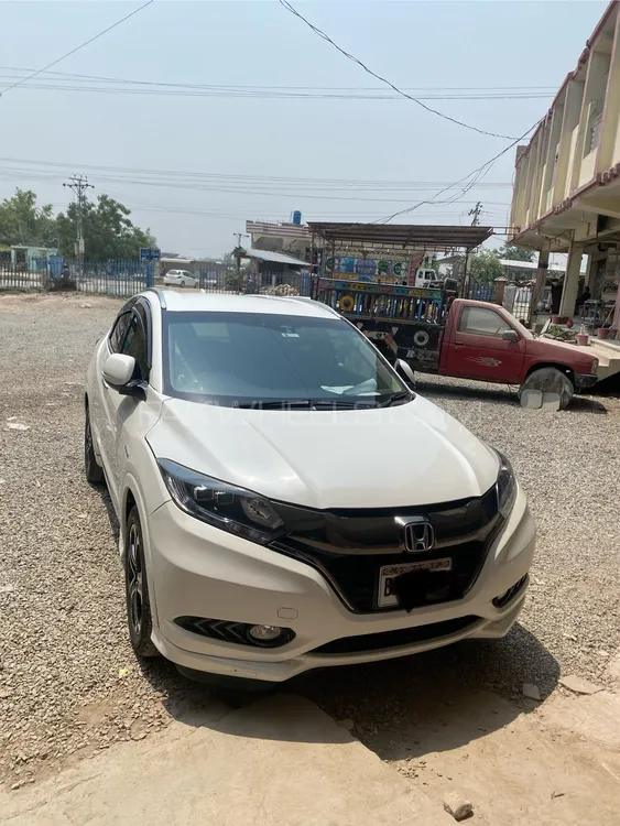 Honda Vezel 2016 for Sale in Peshawar Image-1