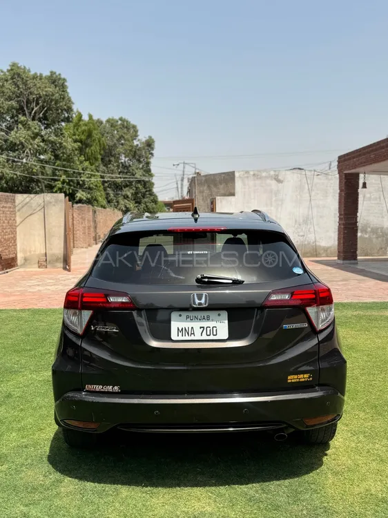 Honda Vezel 2015 for Sale in Multan Image-1