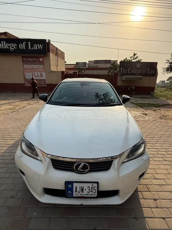 لیکزس سی ٹی 200 ایچ 2011 for Sale in گجرانوالہ Image-1