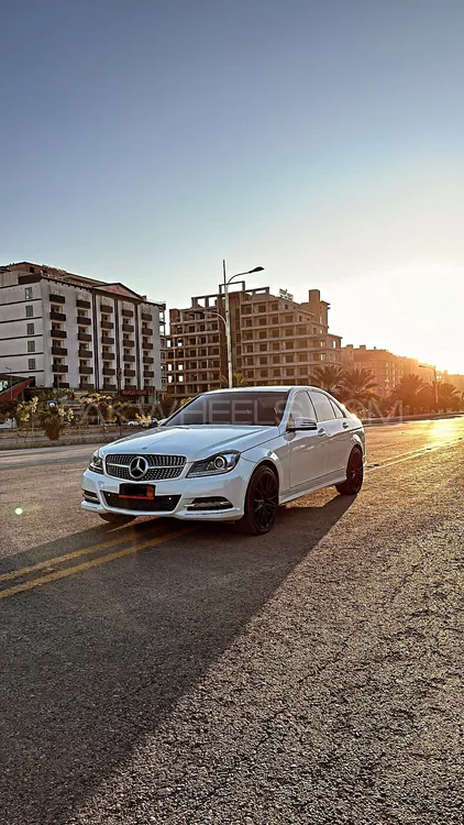 Mercedes Benz C Class 2009 for Sale in Rawalpindi Image-1