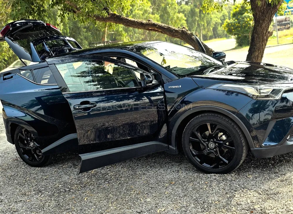 Toyota C-HR 2019 for Sale in Islamabad Image-1