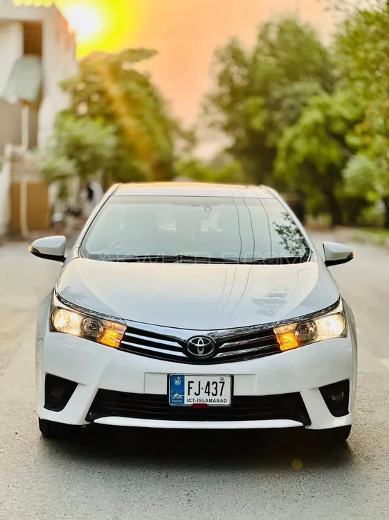 Toyota Corolla 2015 for Sale in Lahore Image-1