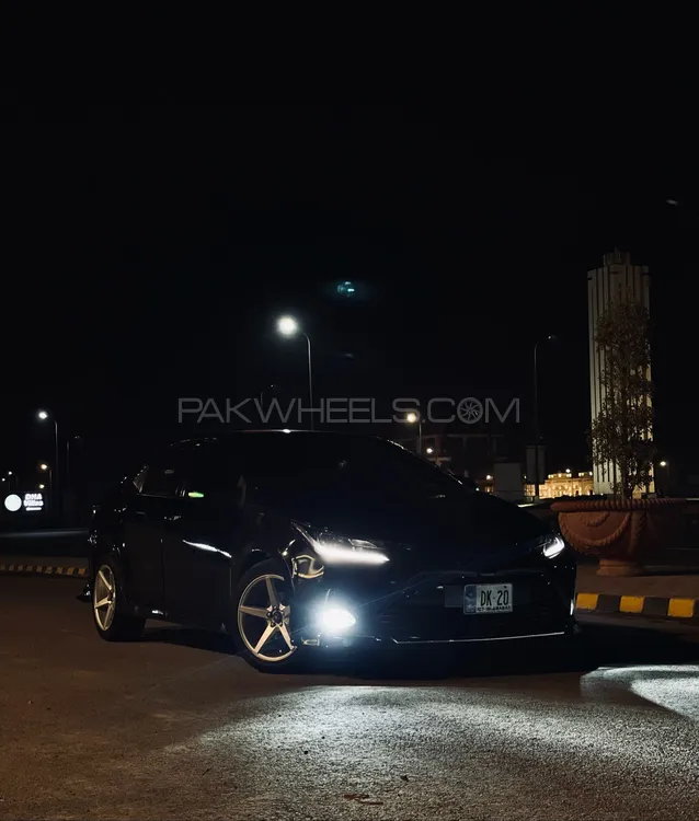 Toyota Corolla 2015 for Sale in Multan Image-1
