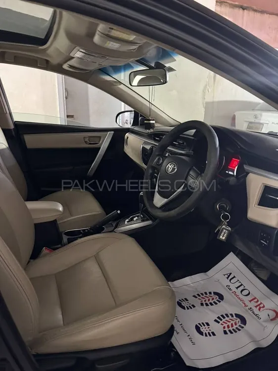 Toyota Corolla 2015 for Sale in Karachi Image-1
