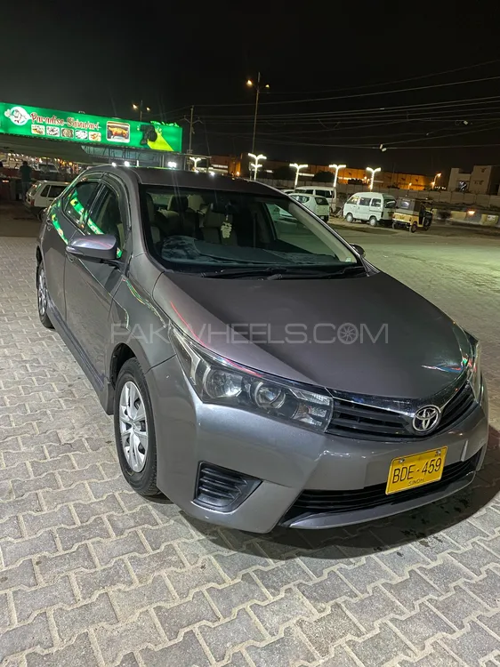Toyota Corolla 2015 for Sale in Karachi Image-1