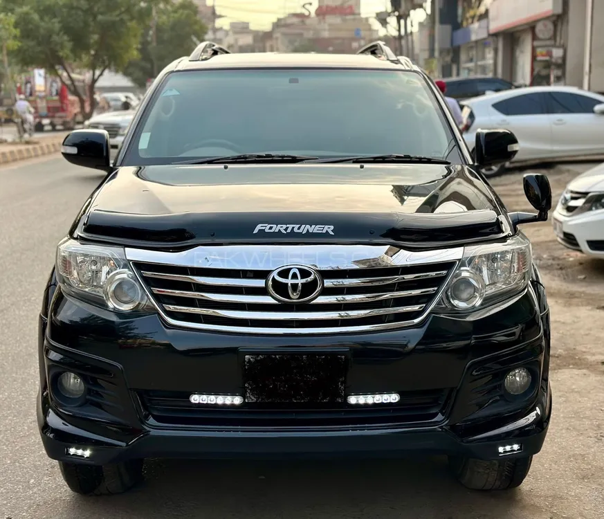 Toyota Fortuner 2013 for Sale in Karachi Image-1