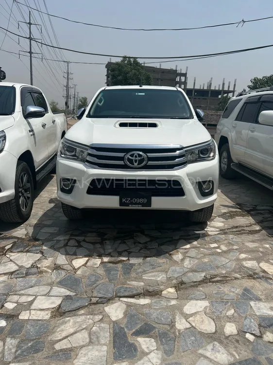 Toyota Hilux 2017 for Sale in Peshawar Image-1