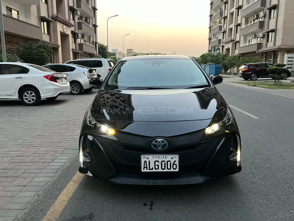 ٹویوٹا پریوس 2018 for Sale in لاہور Image-1