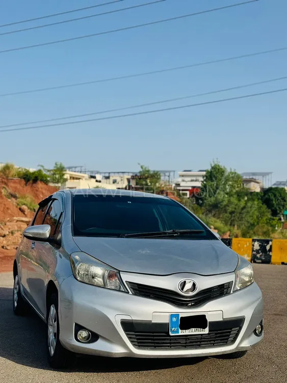 Toyota Vitz 2011 for Sale in Islamabad Image-1