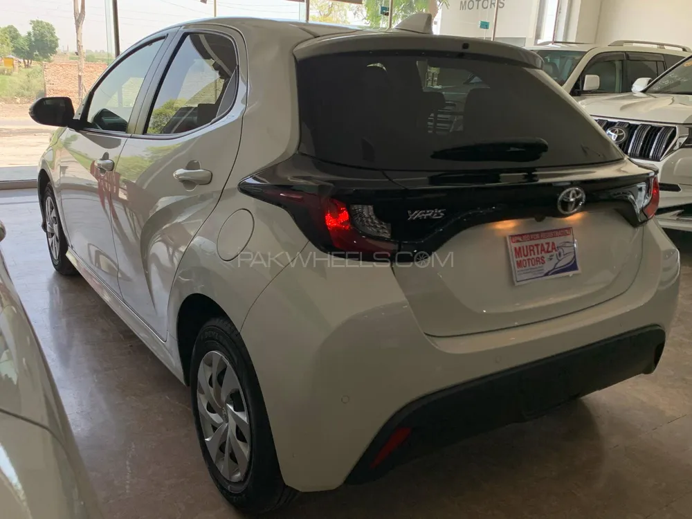 Toyota Yaris Hatchback 2022 for Sale in Pak pattan sharif Image-1