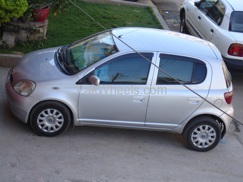 Toyota Vitz 2002 for Sale in Karachi Image-1