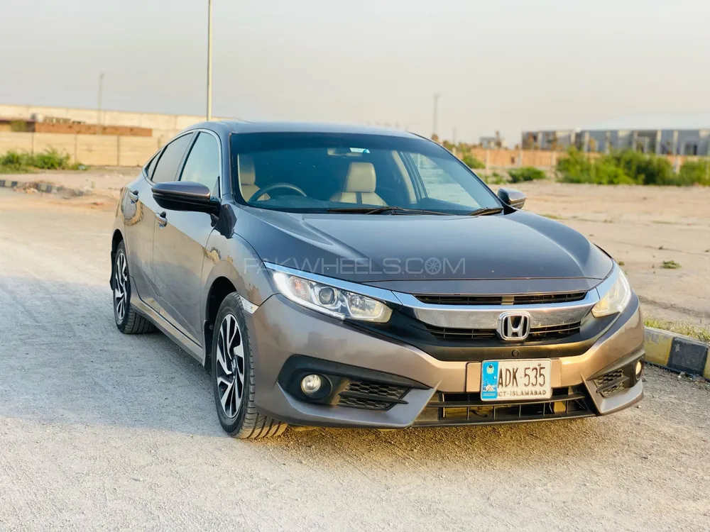 Honda Civic 2017 for Sale in Peshawar Image-1