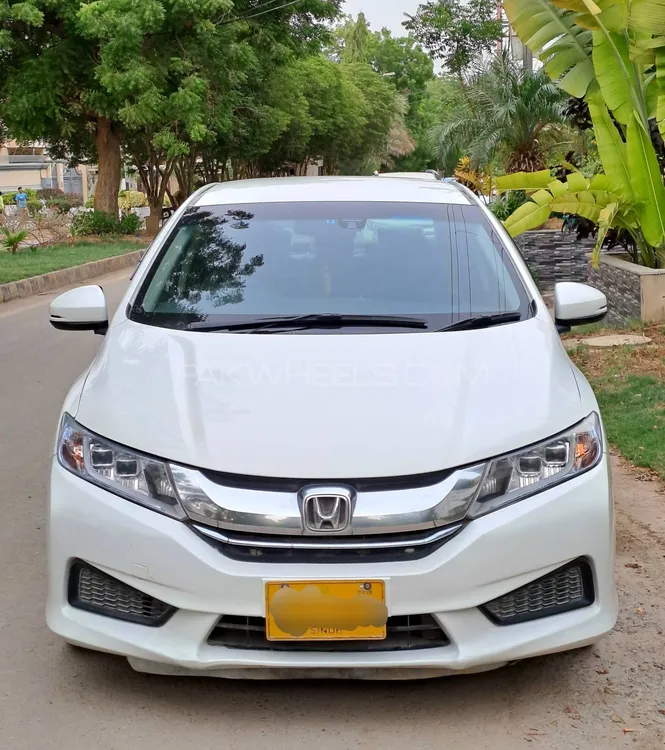 Honda Grace Hybrid 2015 for Sale in Karachi Image-1