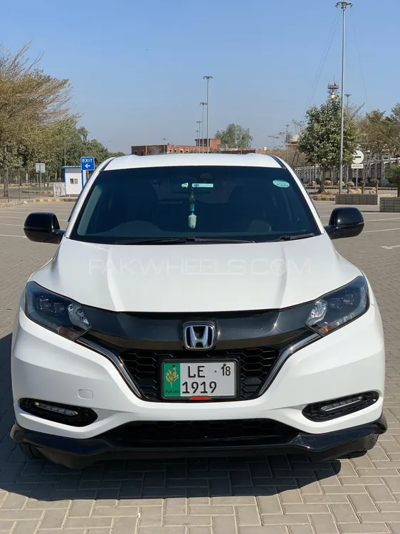 Honda Vezel 2017 for Sale in Lahore Image-1