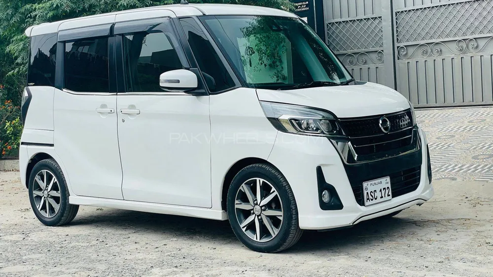 Nissan Dayz Roox 2018 for Sale in Faisalabad Image-1