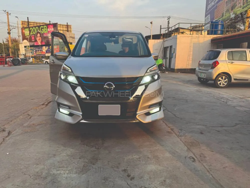 Nissan Serena 2018 for Sale in Sialkot Image-1