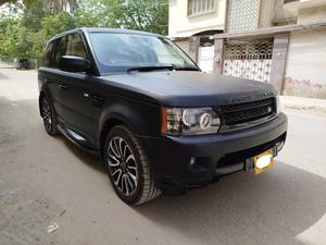 Range Rover Evoque
2010
5.0 Litter engine 
Black Wrap