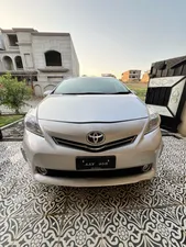 Toyota Prius Alpha G 2012 for Sale