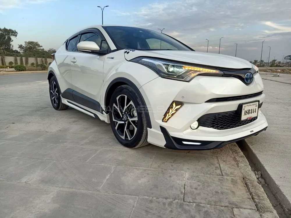 Toyota C-HR 2018 for Sale in Lahore Image-1