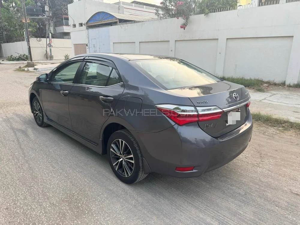 Toyota Corolla 2018 for Sale in Karachi Image-1