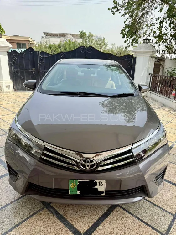 Toyota Corolla 2016 for Sale in Lahore Image-1