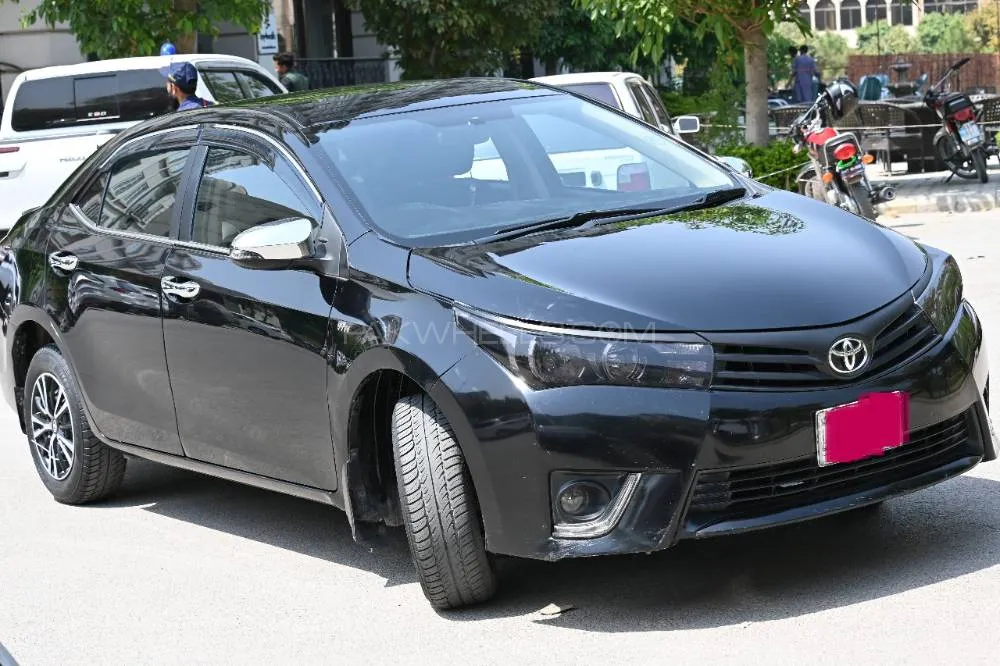 Toyota Corolla 2017 for Sale in Islamabad Image-1