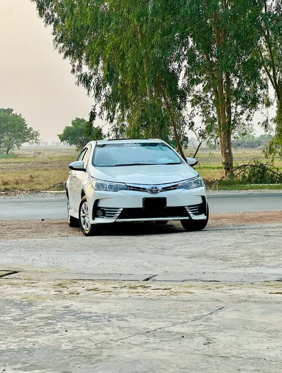 Toyota Corolla 2016 for Sale in Sialkot Image-1