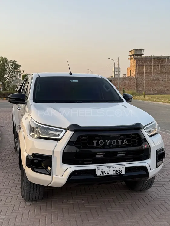 Toyota Hilux 2021 for Sale in Haroonabad Image-1