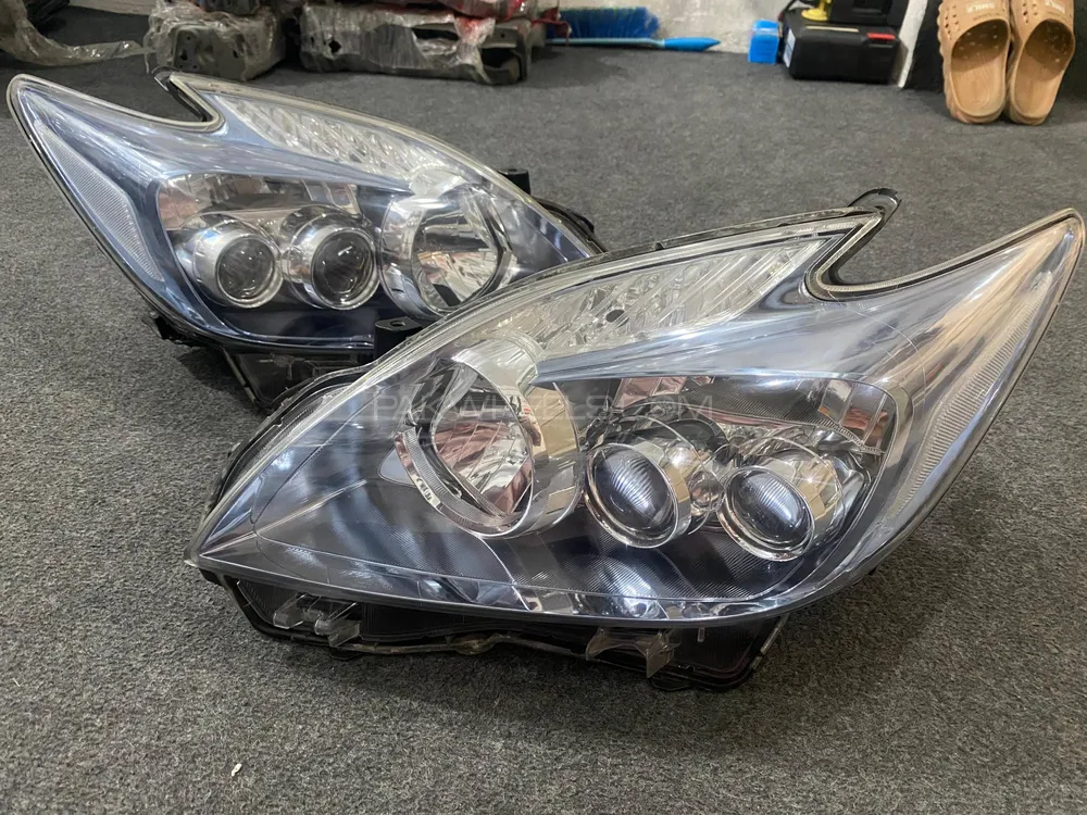 TOYOTA PRIUS 1.8 2009 TO 2015 MODEL PROJECTOR HEADLIGHT Image-1