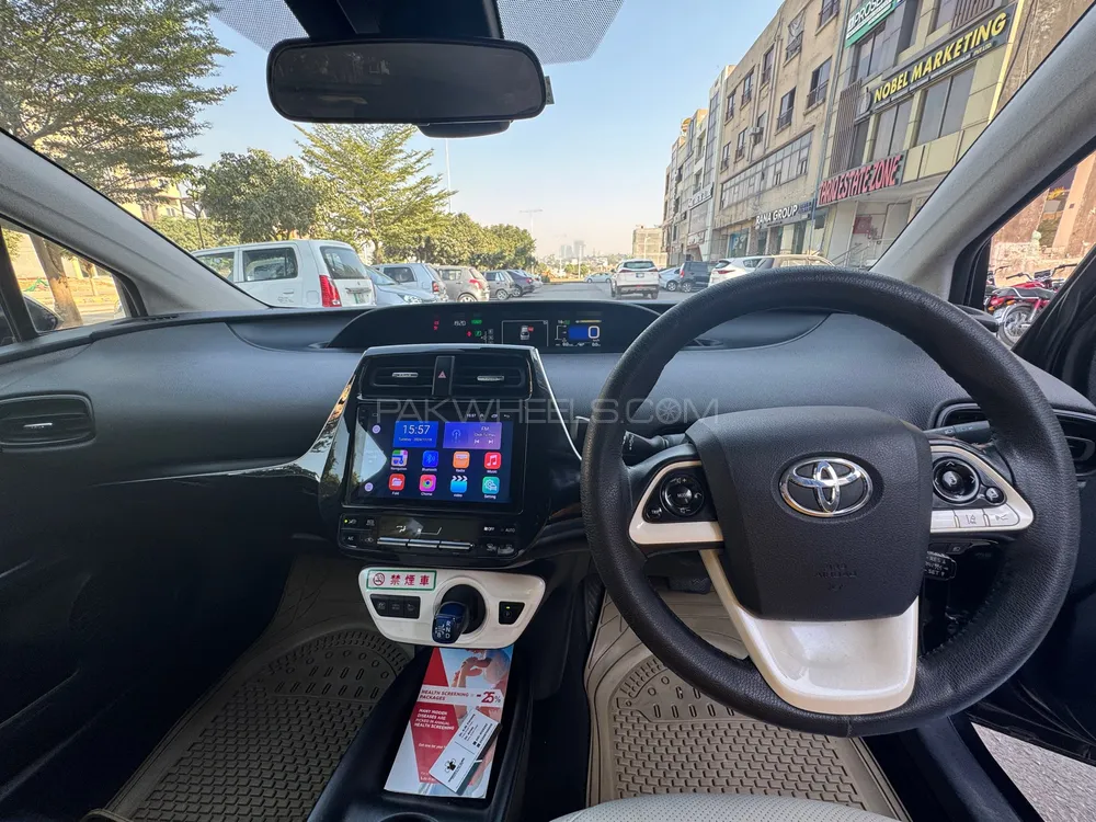 Toyota Prius 2017 for Sale in Islamabad Image-1