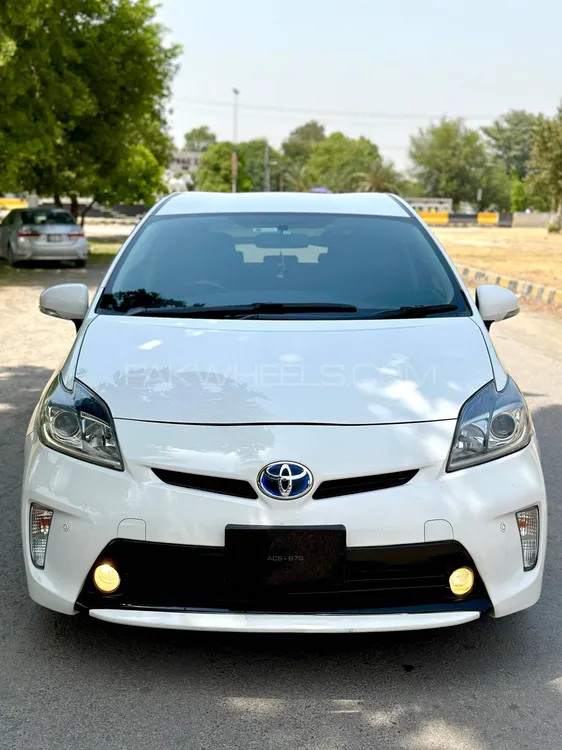 Toyota Prius 2013 for Sale in Peshawar Image-1